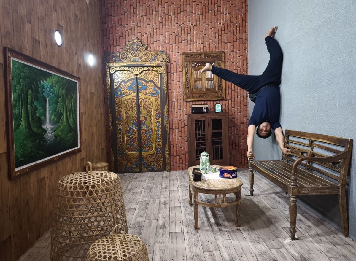 Image Upside Down World Bali 1